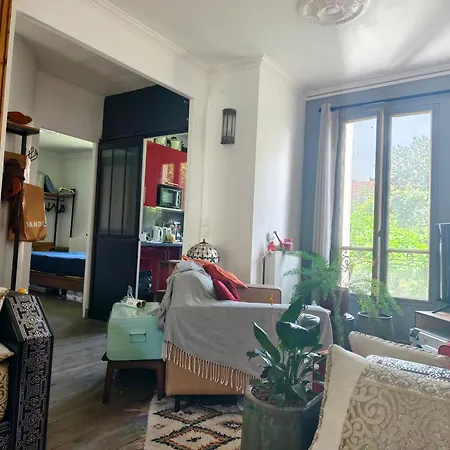 Affordable And Convenient Not Far From Paris Rum i privatbostad